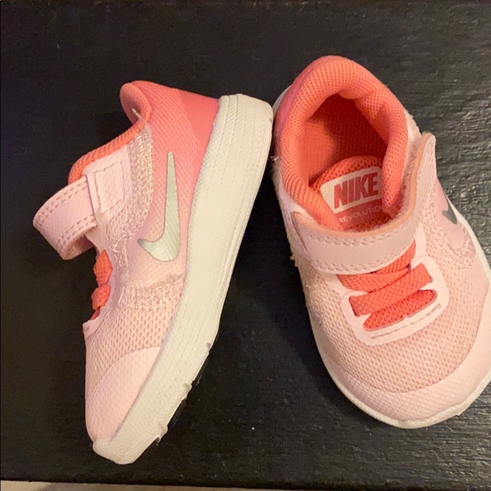 Nike Revolution 3